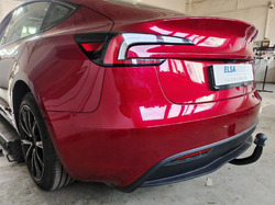 Tažné zařízení Tesla Model 3 2023- (Highland) , vertikální, Aragon