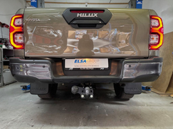 Tažné zařízení Toyota Hilux 2024- , příruba 2 šr., Westfalia