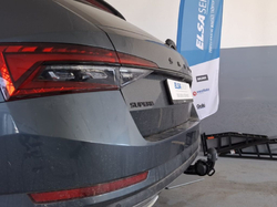 Tažné zařízení Volkswagen Passat Variant (kombi) 2014- (B8), sklopný, VAPOS