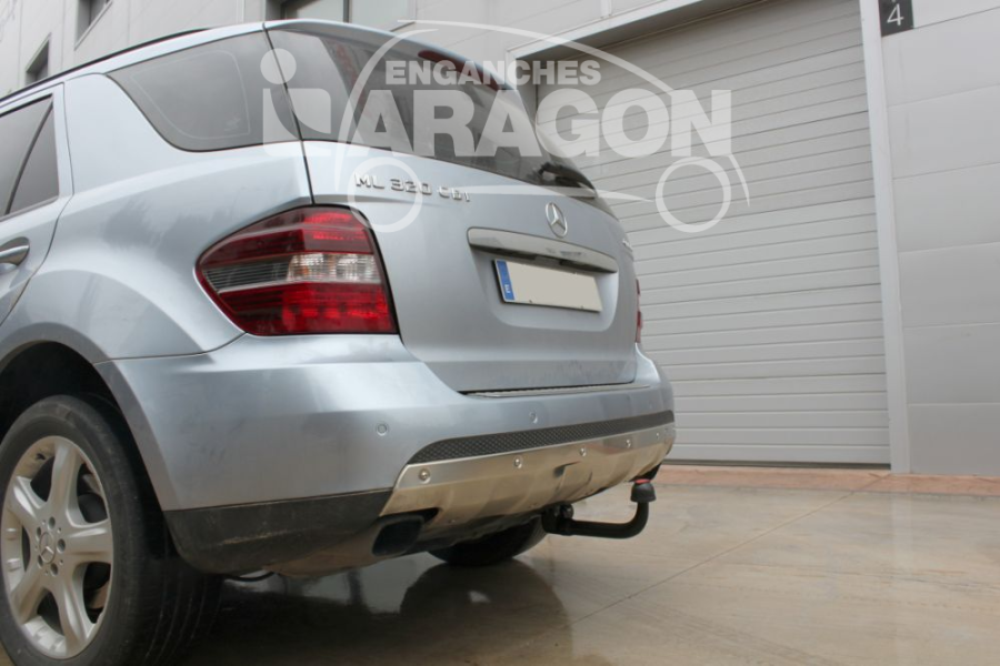 Tažné zařízení Mercedes Benz GL 2012-2016 (X166) , vertikální, Aragon