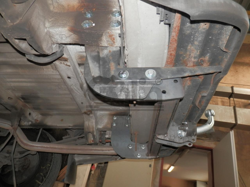 Tažné zařízení Mercedes Benz Sprinter II skříň 3,0t / 3,5t (3,8t) (SWB) 2006-2018, bajonet, Galia