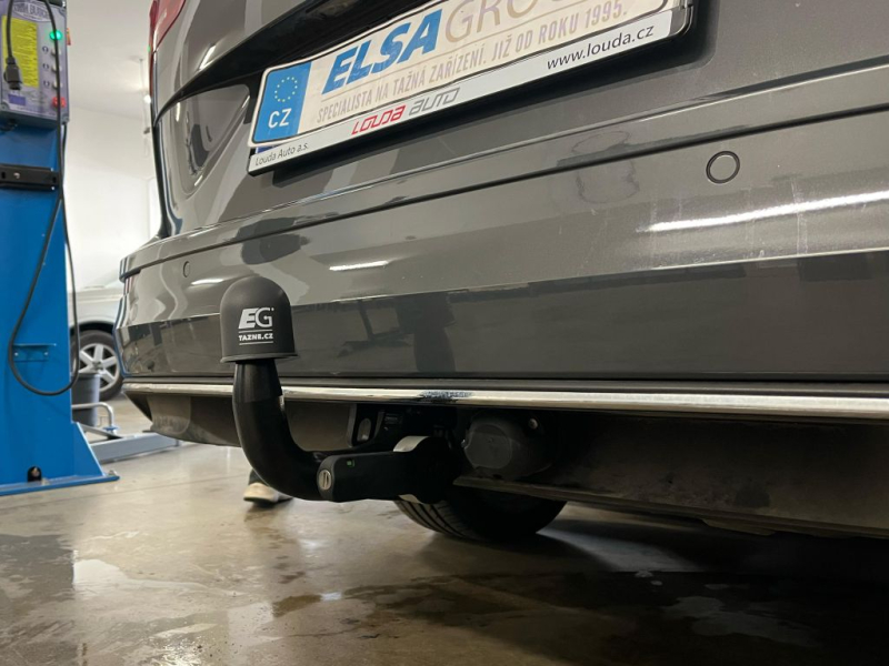 Tažné zařízení Seat Leon HB 2020-, vertikální, GDW