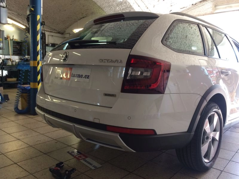 Tažné zařízení Škoda Octavia 2013-2020 (III) kombi, vertikální, PROF SVAR