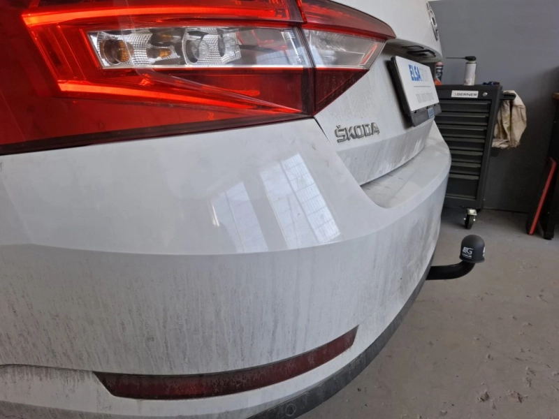 Tažné zařízení Škoda Superb 2015-2023 (III) , pevné, Oris